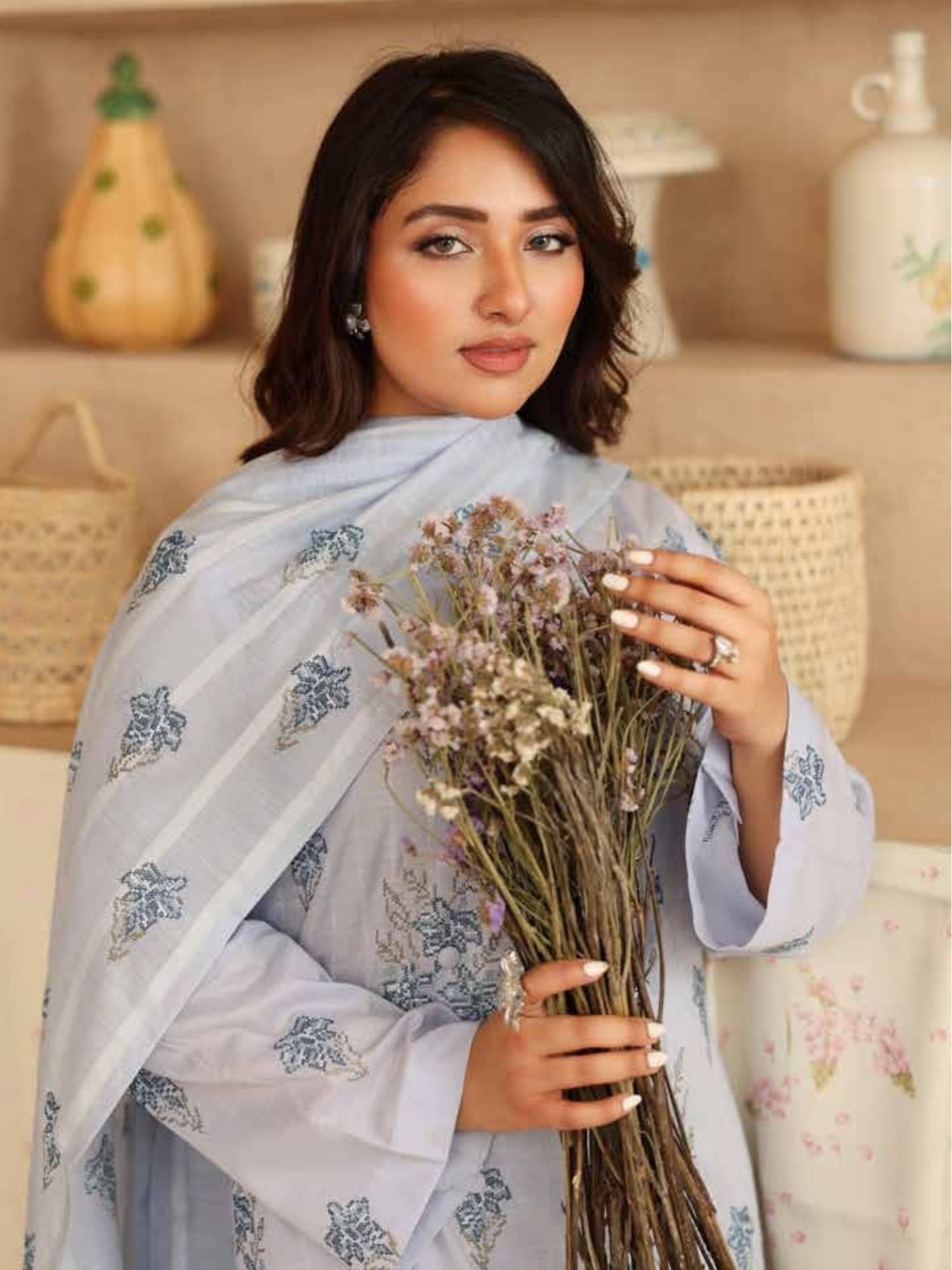 Noor-e-Fajar Arooba NF-1475 | Luxury Embroidered Lawn Dress - Image 3