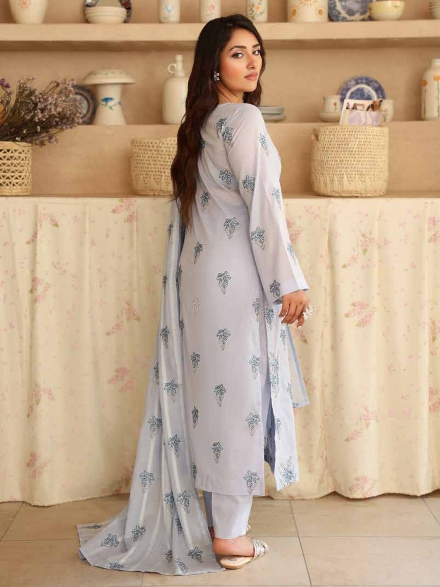 Noor-e-Fajar Arooba NF-1475 | Luxury Embroidered Lawn Dress - Image 2