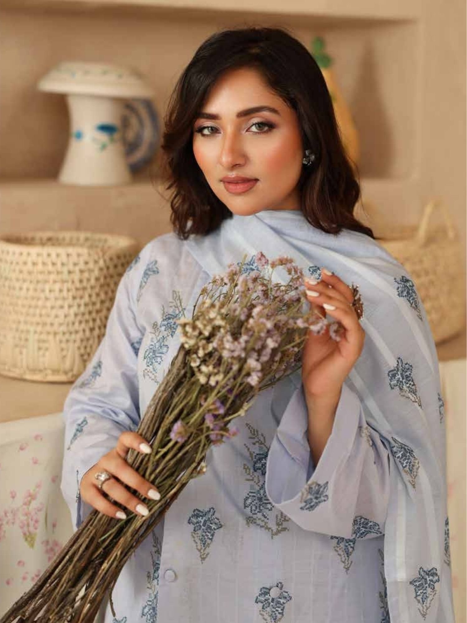 Noor-e-Fajar Arooba NF-1475 | Luxury Embroidered Lawn Dress - Image 5