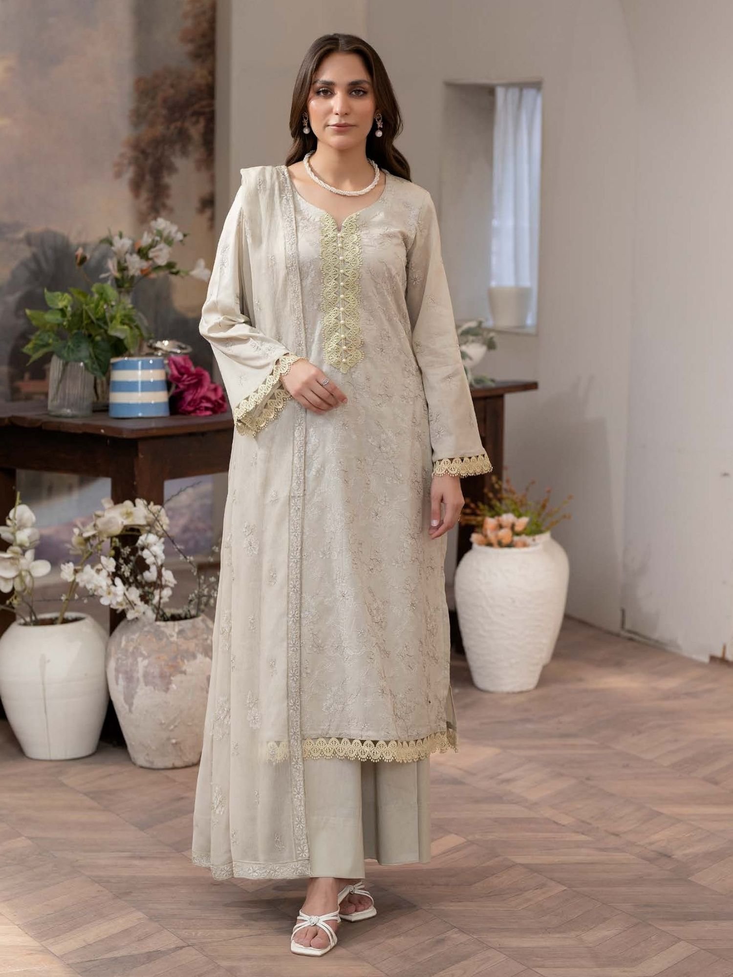 Noor-e-Fajar Shamsha NF-1452 | Luxury Embroidered Lawn Dress - Image 4