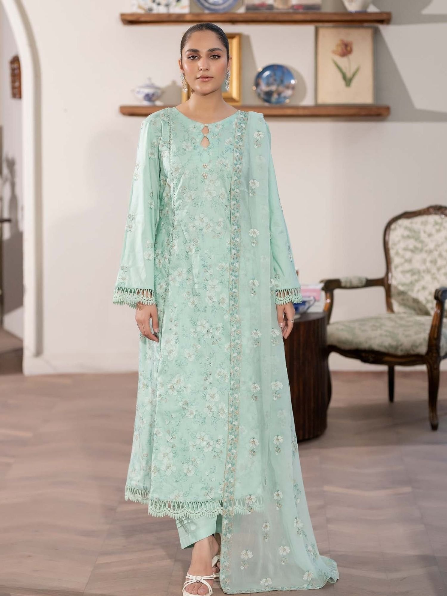Noor-e-Fajar Shamsha NF-1455 | Luxury Embroidered Lawn Dress - Image 4