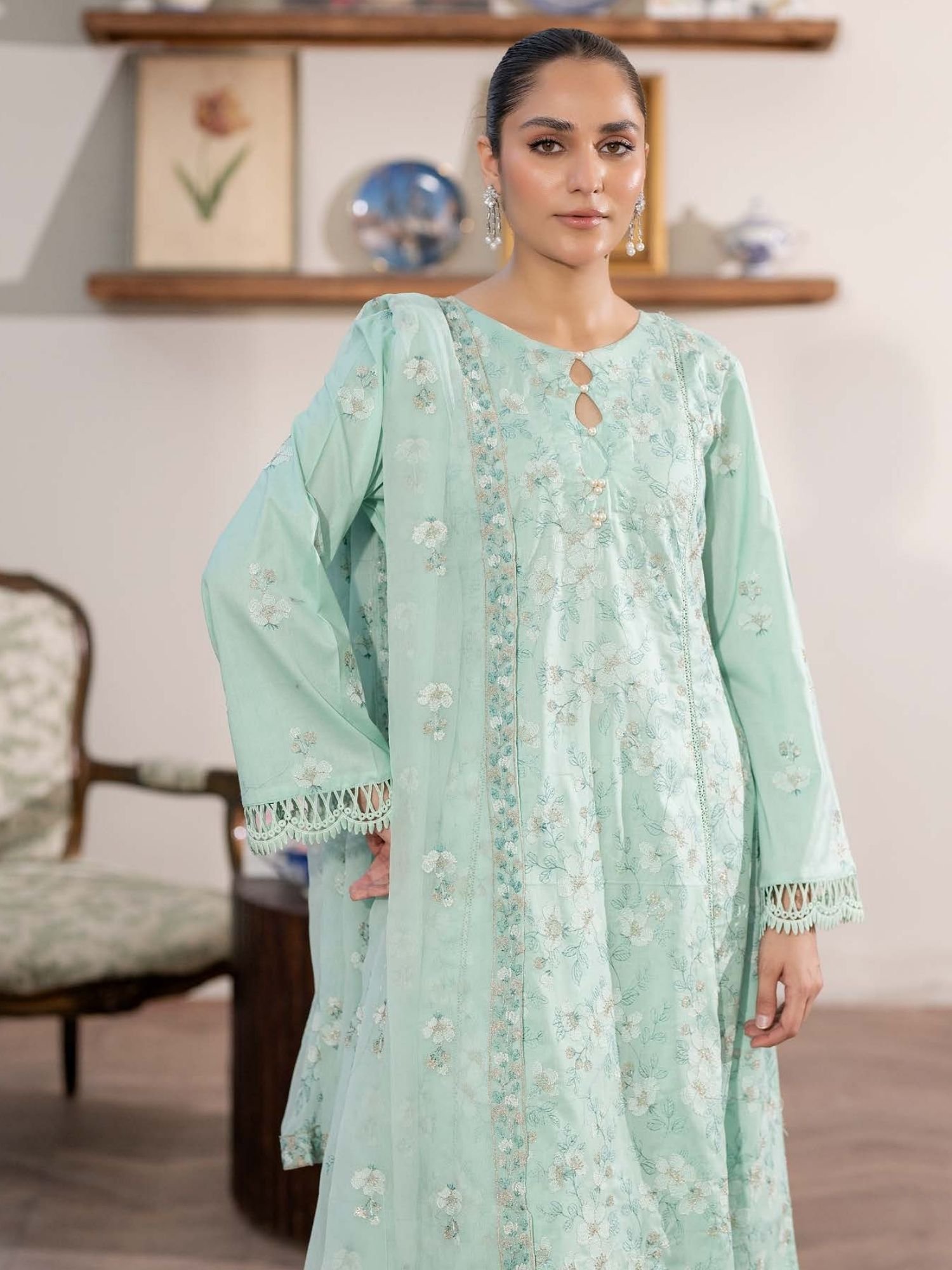 Noor-e-Fajar Shamsha NF-1455 | Luxury Embroidered Lawn Dress - Image 5
