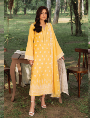 LLARA By Sanam Saeed Design-01