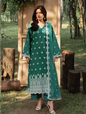 LLARA By Sanam Saeed Design-02