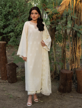 LLARA By Sanam Saeed Design-06
